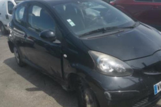 Leve vitre electrique avant gauche TOYOTA AYGO 1