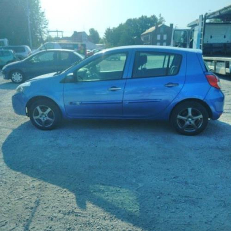 Moteur essuie glace arriere RENAULT CLIO 3 Photo n°12