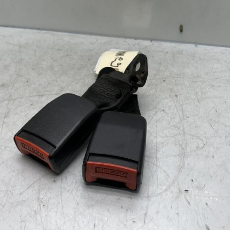 Attache ceinture arriere droit RENAULT CLIO 1 Photo n°2