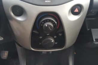 Fermeture de capot PEUGEOT 108