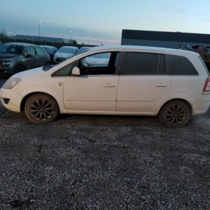 Custode arriere droit OPEL ZAFIRA B Photo n°7