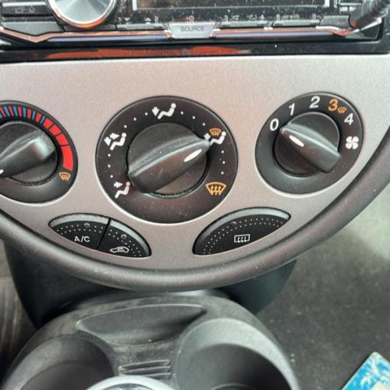 Poignee interieur avant droit FORD FOCUS 1 Photo n°12