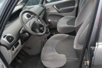 Poignee interieur arriere droit CITROEN XSARA PICASSO