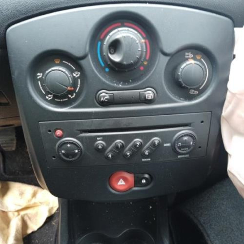 Poignee interieur arriere droit RENAULT CLIO 3 Photo n°13