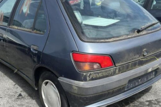 Pare choc arriere PEUGEOT 306