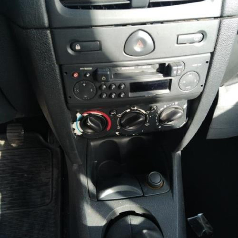 Poignee interieur arriere gauche RENAULT CLIO 2 Photo n°12