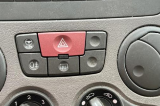 Bouton de warning FIAT PANDA 2