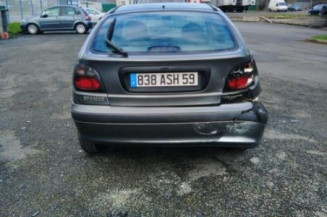 Capot RENAULT MEGANE 1