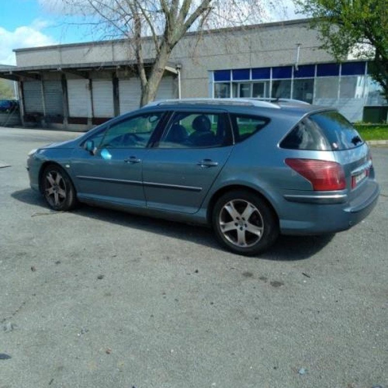 Feu arriere stop central PEUGEOT 407 Photo n°8