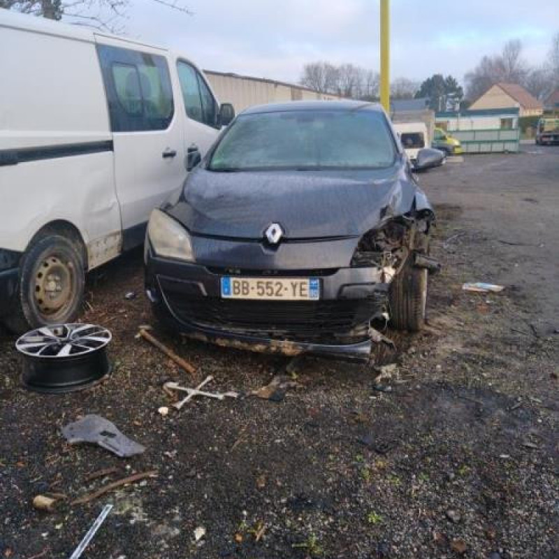 Pretensionneur de ceinture avant droit RENAULT MEGANE 3 Photo n°6