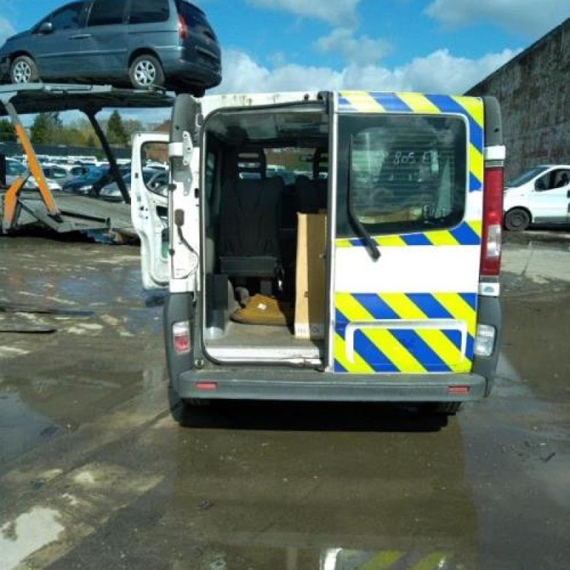 Poignee interieur porte laterale gauche RENAULT TRAFIC 2 Photo n°6