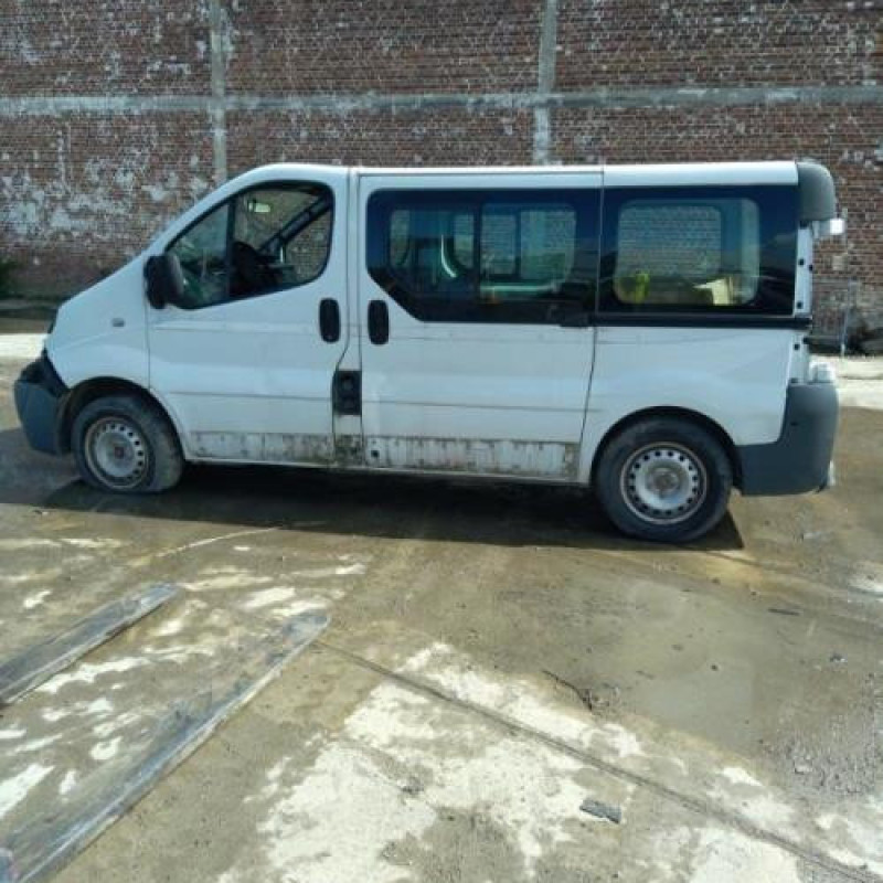 Poignee interieur porte laterale gauche RENAULT TRAFIC 2 Photo n°7