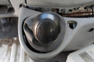 Poignee interieur porte laterale gauche RENAULT TRAFIC 2