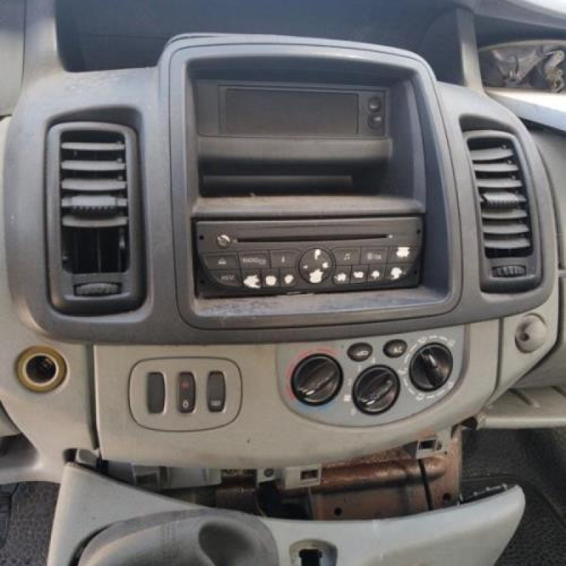 Poignee interieur porte laterale gauche RENAULT TRAFIC 2 Photo n°11