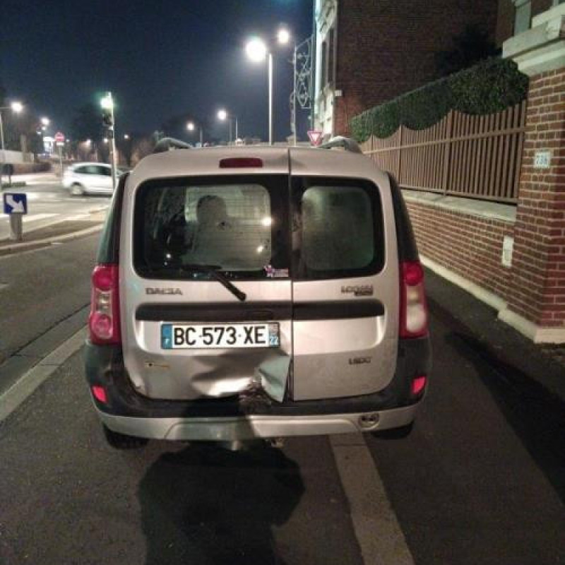 Pare boue arriere droit DACIA LOGAN MCV 1 Photo n°4