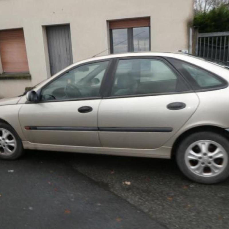 Porte arriere gauche RENAULT LAGUNA 1 Photo n°10