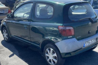 Arret de porte avant droit TOYOTA YARIS 1