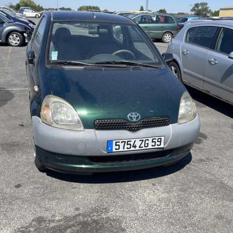 Feu arriere stop central TOYOTA YARIS 1 Photo n°4