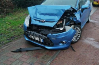 Custode arriere droit FORD FIESTA 6