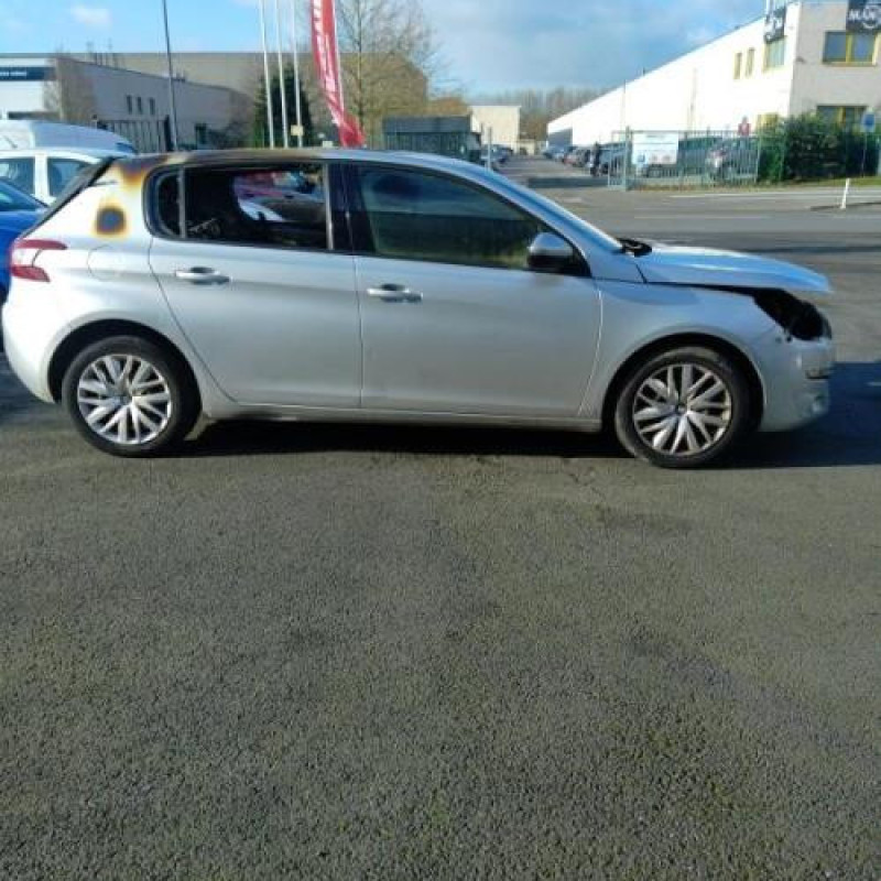 Pare boue arriere droit PEUGEOT 308 2 Photo n°5