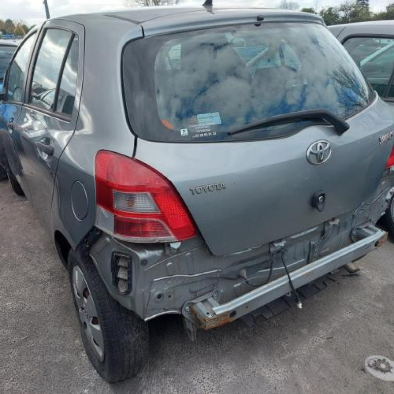 Poignee porte avant droit TOYOTA YARIS 2 Photo n°8