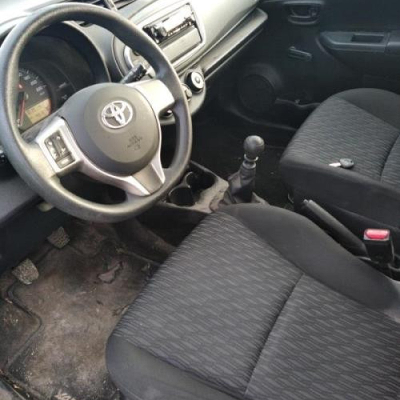 Poignee porte arriere gauche TOYOTA YARIS 3 Photo n°8