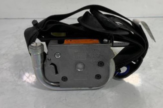 Pretensionneur de ceinture avant gauche TOYOTA YARIS 3