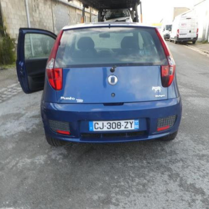 Malle/Hayon arriere FIAT PUNTO 2 Photo n°8