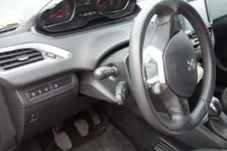 Moteur essuie glace avant PEUGEOT 208 1