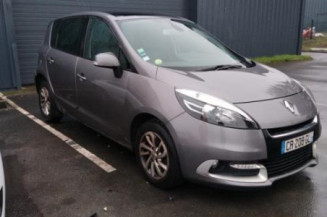 Anti brouillard gauche (feux) RENAULT SCENIC 3