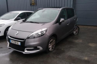 Anti brouillard gauche (feux) RENAULT SCENIC 3