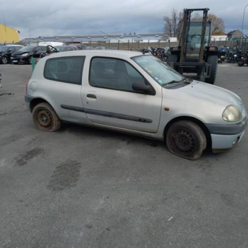 Pompe à carburant RENAULT CLIO 2 Photo n°5