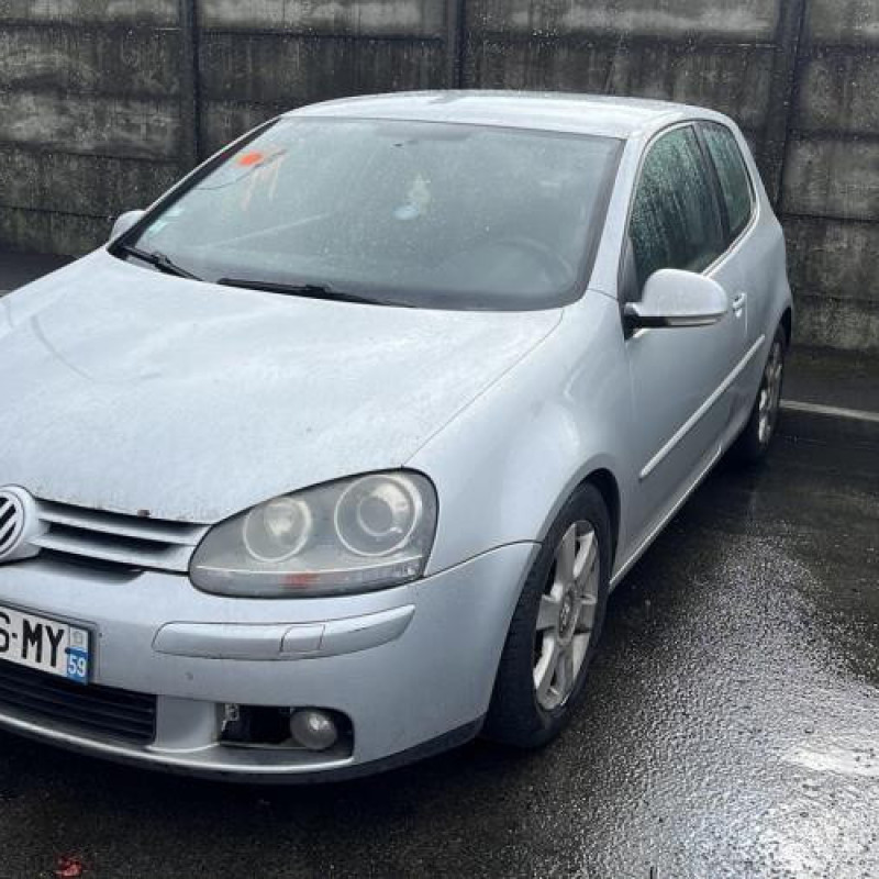 Feu arriere principal gauche (feux) VOLKSWAGEN GOLF 5 Photo n°5