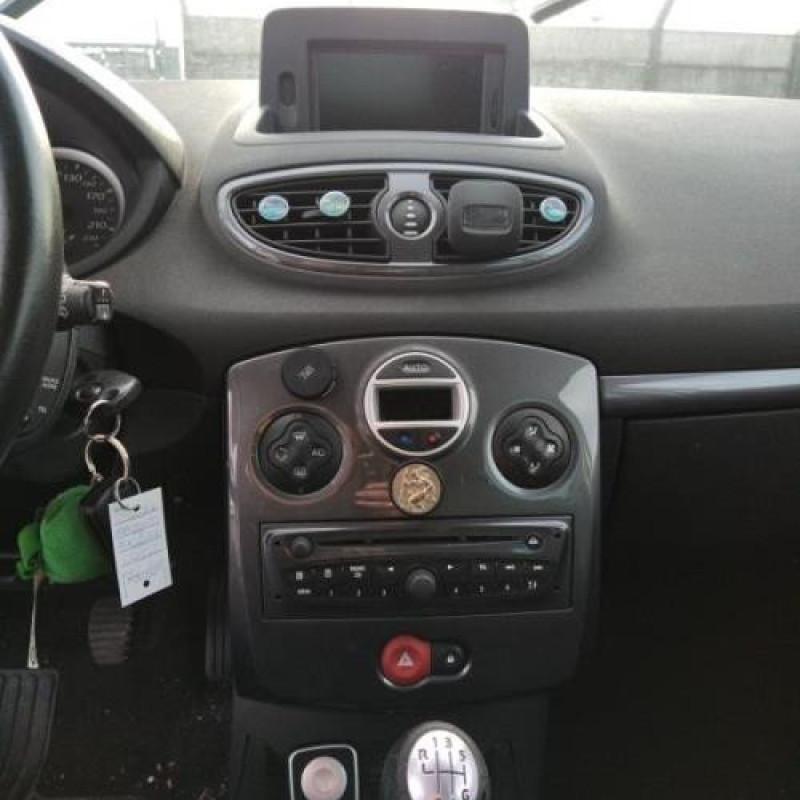 Ecran GPS RENAULT CLIO 3 Photo n°10