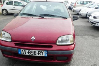 Pretensionneur de ceinture avant gauche RENAULT CLIO 1