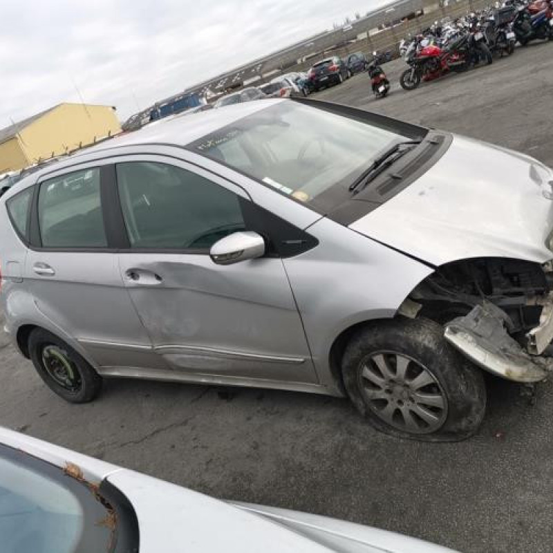 Feu arriere stop central MERCEDES CLASSE A 169 Photo n°5