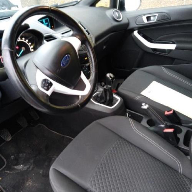 Compresseur clim FORD FIESTA 6 Photo n°8