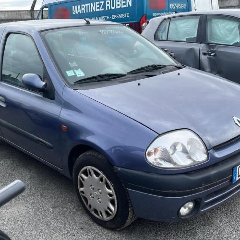 Calandre RENAULT CLIO 2 Photo n°6