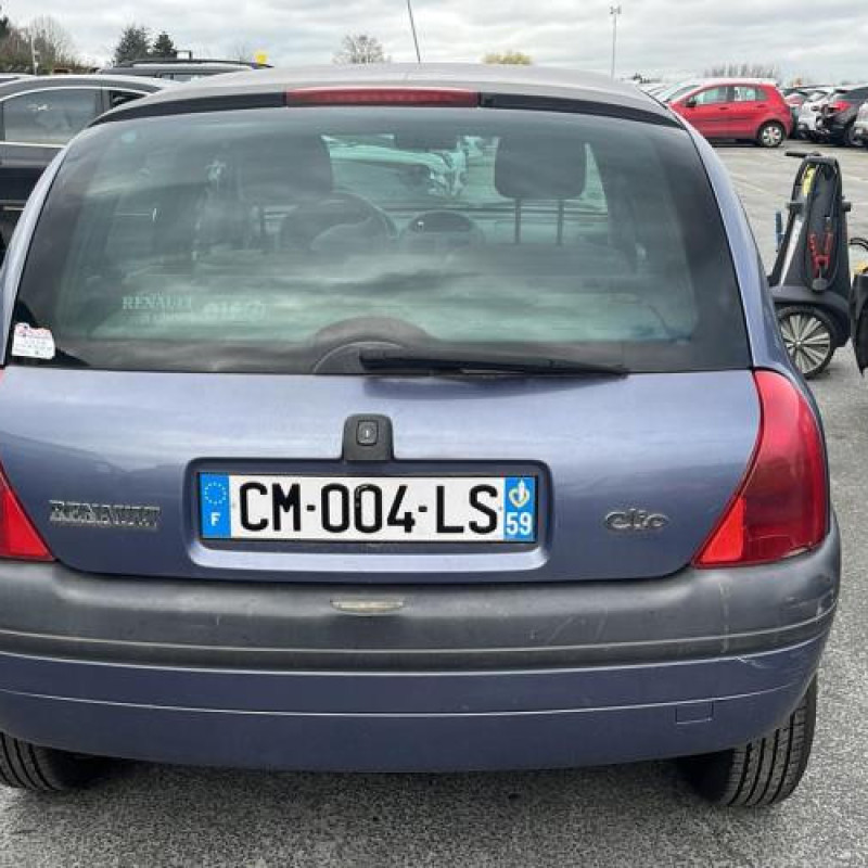 Calandre RENAULT CLIO 2 Photo n°8