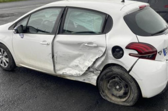 Poignee interieur avant gauche PEUGEOT 208 1