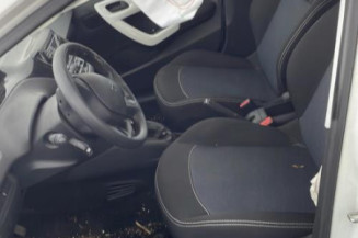 Poignee interieur avant gauche PEUGEOT 208 1