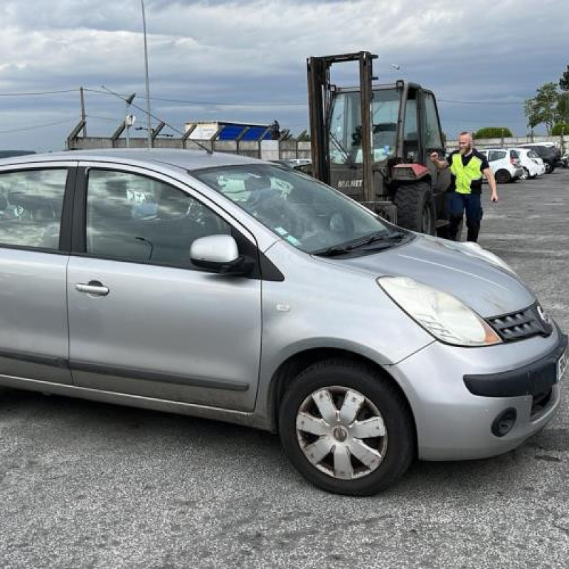 Attache ceinture avant gauche NISSAN NOTE 1 Photo n°6