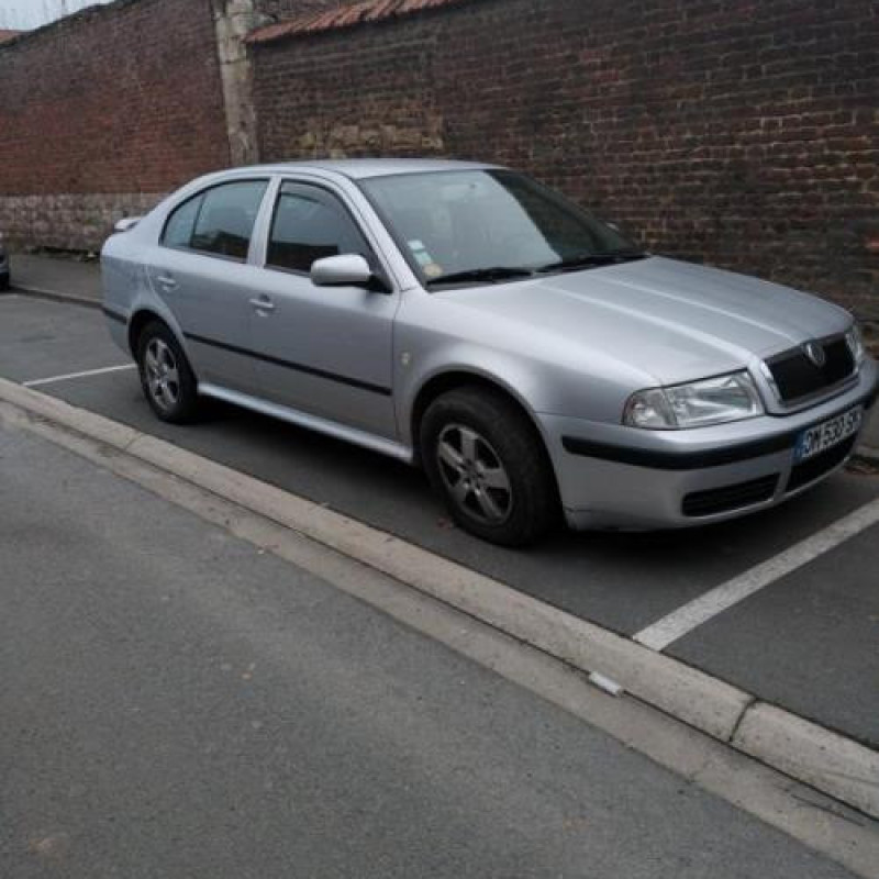 Feu arriere principal gauche (feux) SKODA OCTAVIA 1 Photo n°5