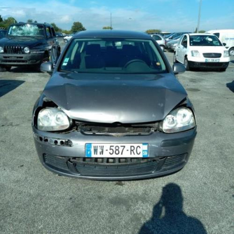 Feu arriere principal gauche (feux) VOLKSWAGEN GOLF 5 Photo n°4