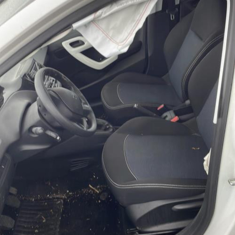 Poignee interieur arriere gauche PEUGEOT 208 1 Photo n°10