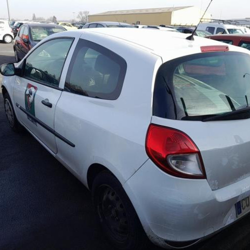 Boitier UCH RENAULT CLIO 3 Photo n°8