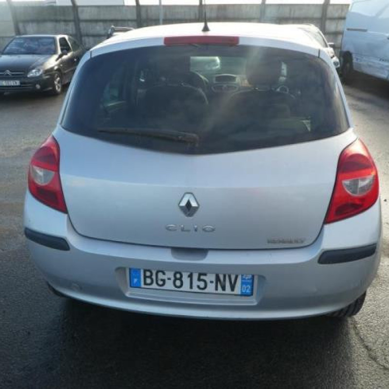 Renfort pare choc arriere (traverse) RENAULT CLIO 3 Photo n°6