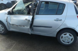 Renfort pare choc arriere (traverse) RENAULT CLIO 3