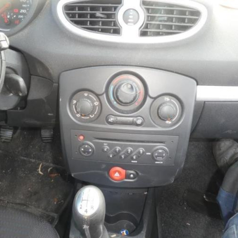 Renfort pare choc arriere (traverse) RENAULT CLIO 3 Photo n°10