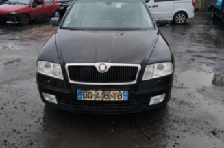 Anti brouillard droit (feux) SKODA OCTAVIA 2